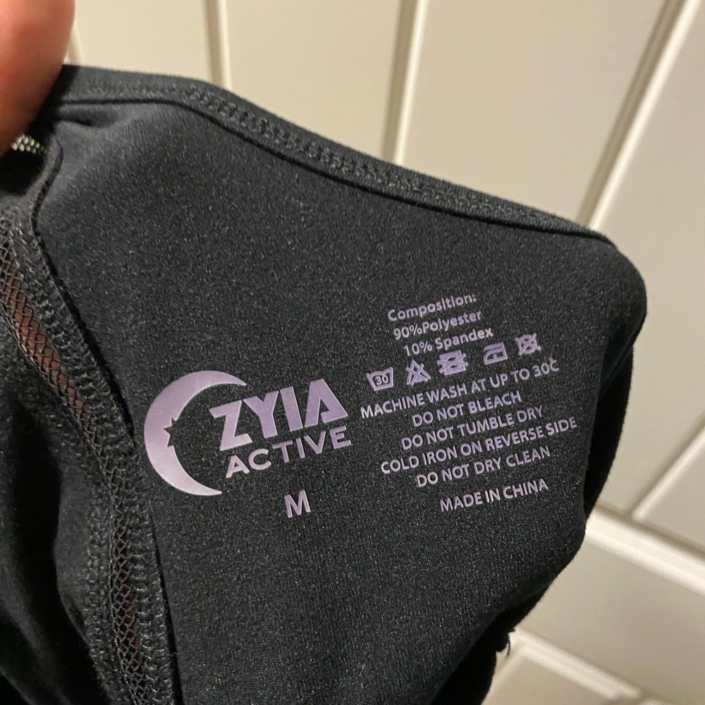 Zyia Effortless Tank Top - Picture 6 of 6